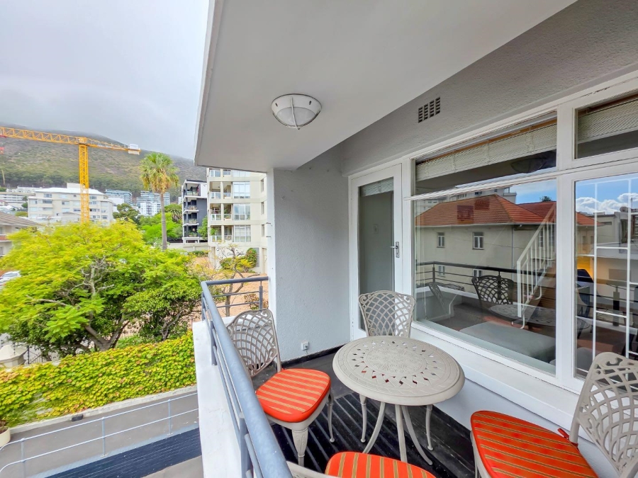 To Let 1 Bedroom Property for Rent in Sea Point Western Cape